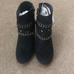Black Booties size 6. Brand new